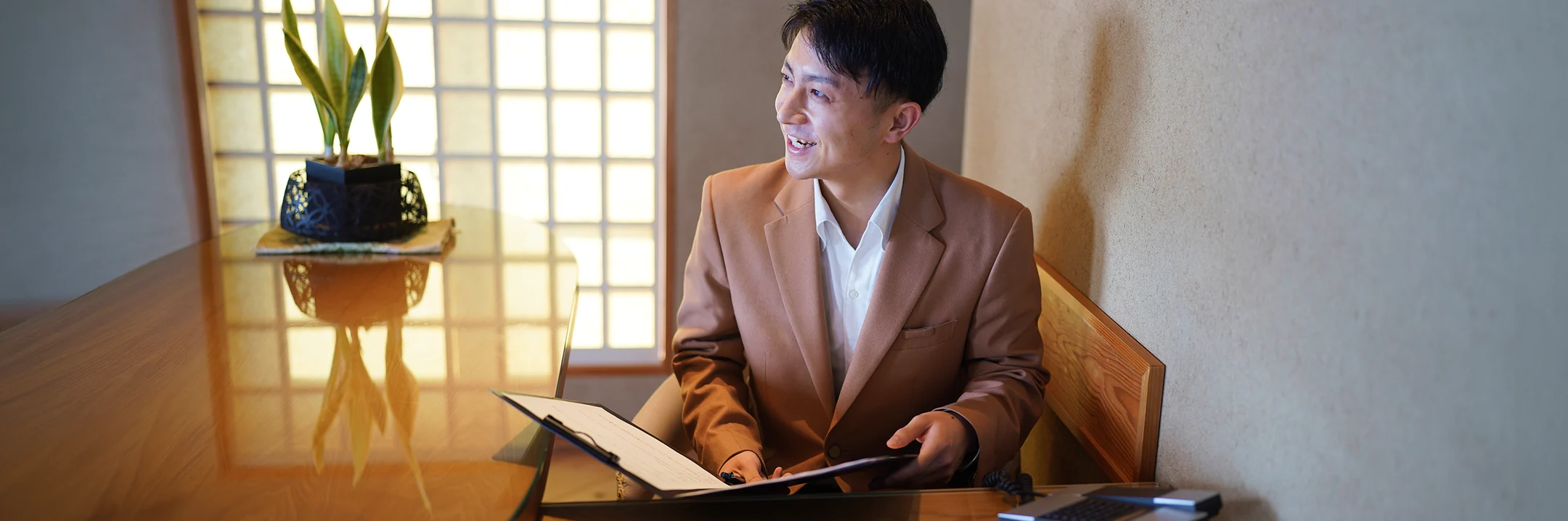 新卒採用　選考フロー・募集職種 ページのヒーローバナー